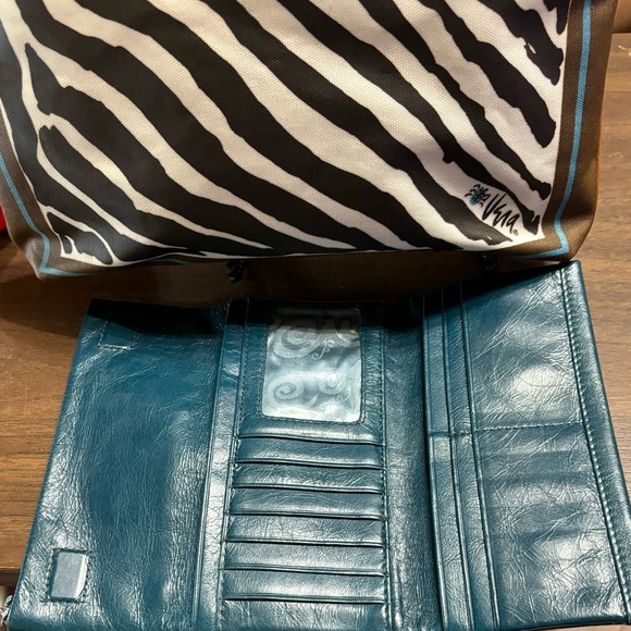 **Brighton bag designed by Vera Newman - Picture 3 of 7